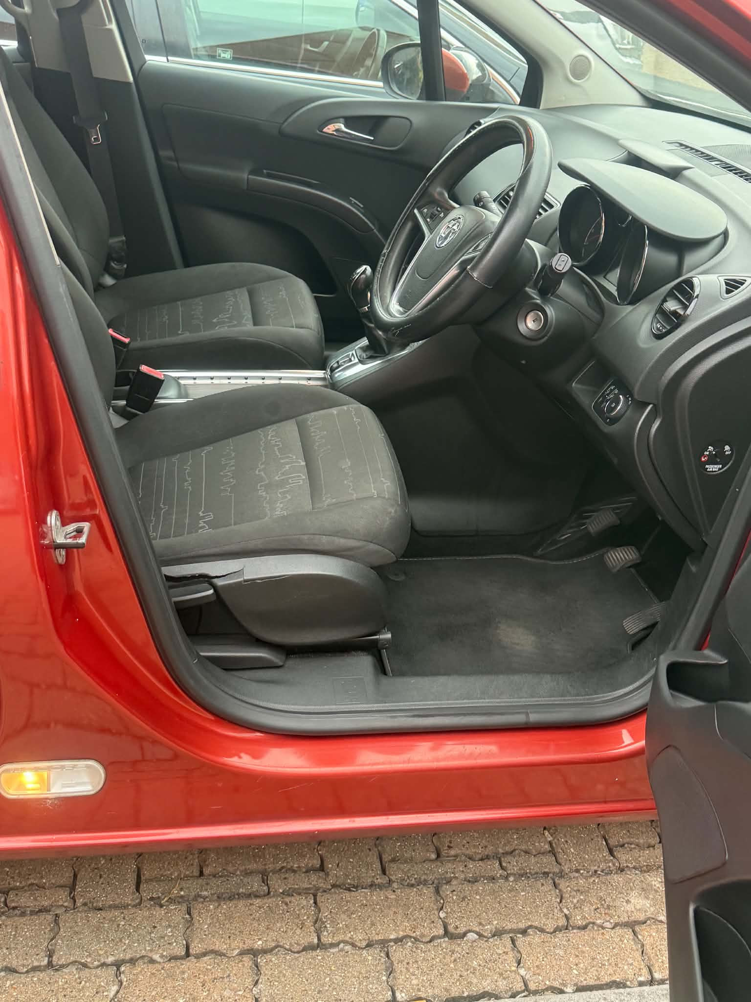 VAUXHALL MERIVA 2012
