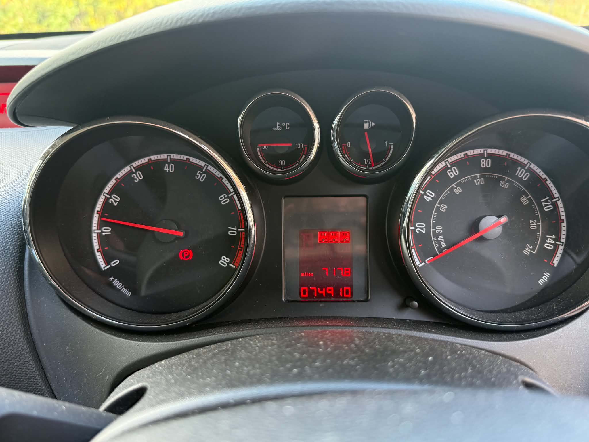 VAUXHALL MERIVA 2012