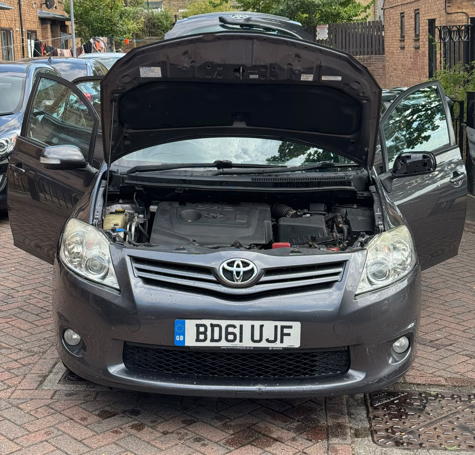 2011 TOYOTA AURIS
