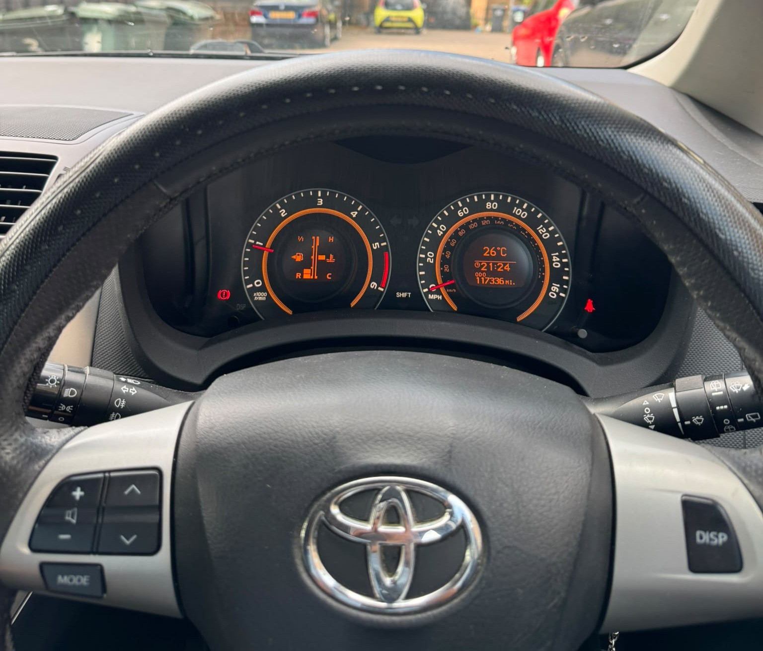 TOYOTA AURIS 2011