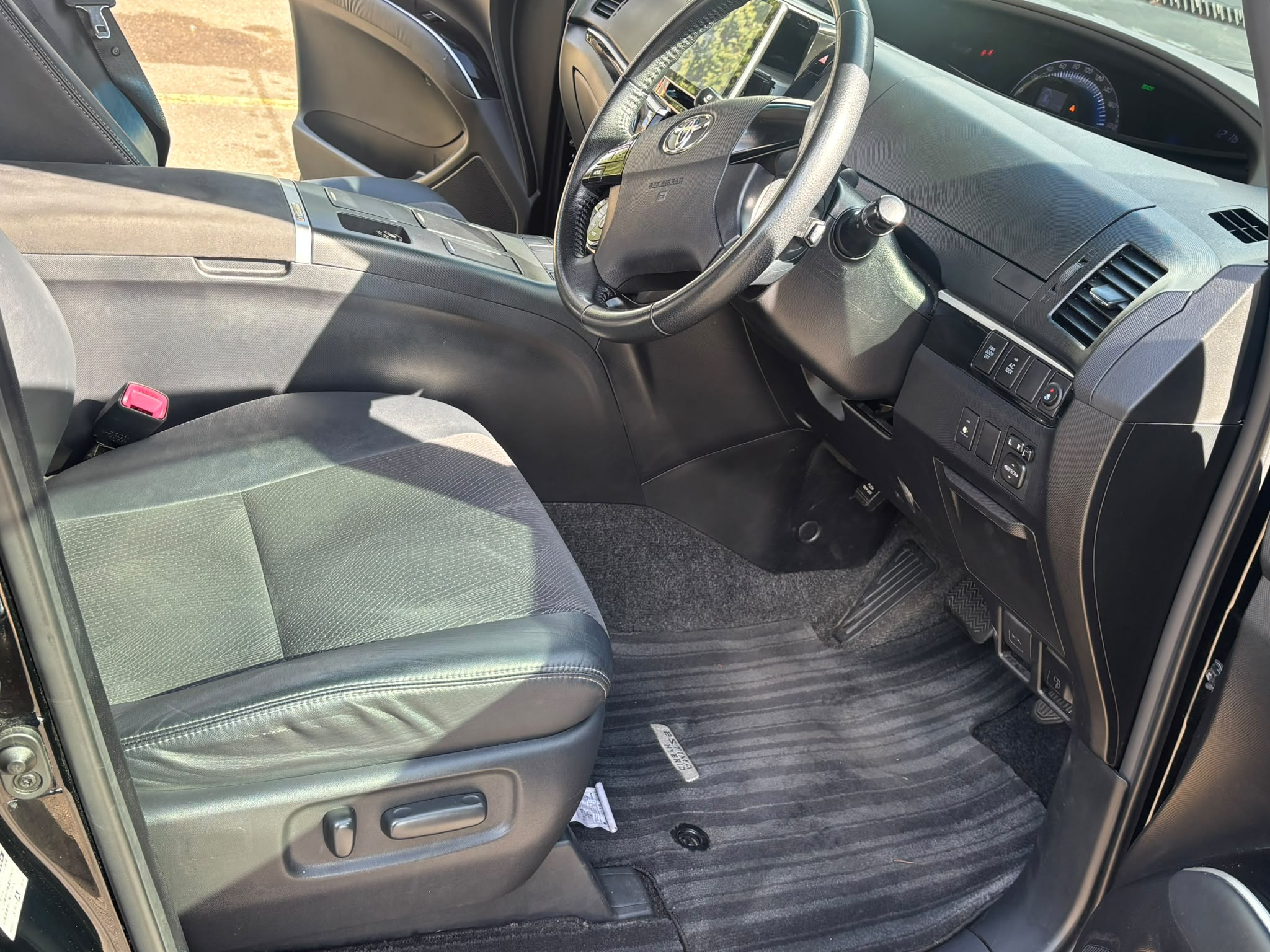 TOYOTA ESTIMA 2014